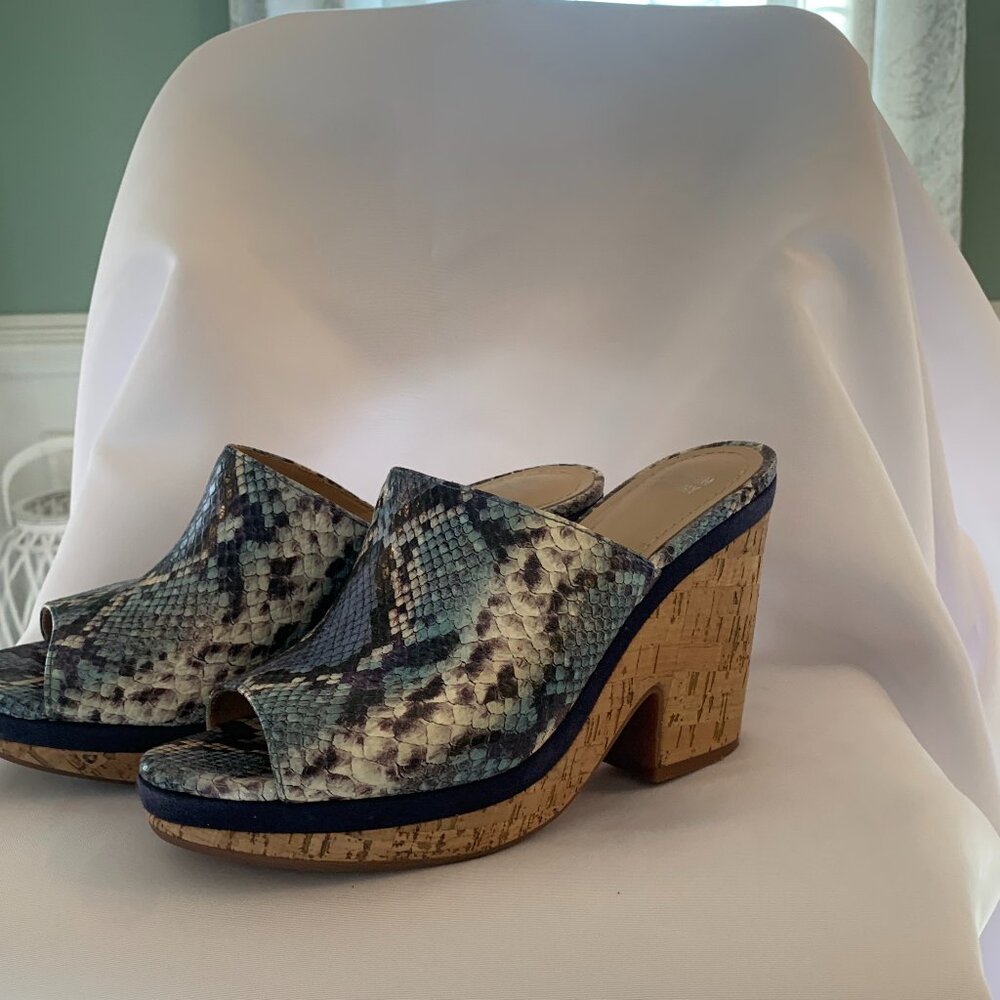 Johnston & Murphy Wedge Size 6 1/2 Blue Snakeskin